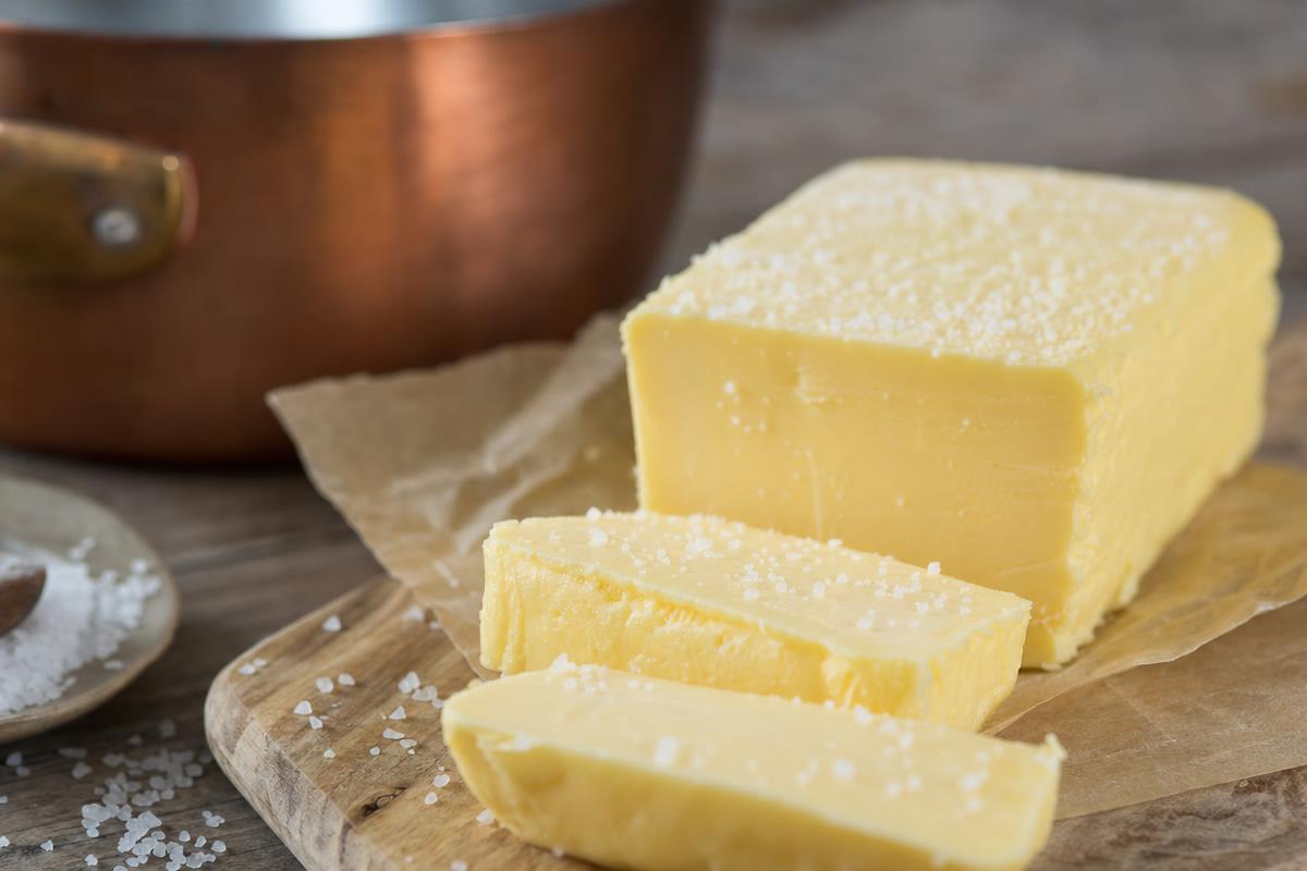 Beurre salé de Guérande à côté du caramel